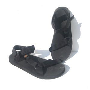 Teva black shoes sandals 9 universal